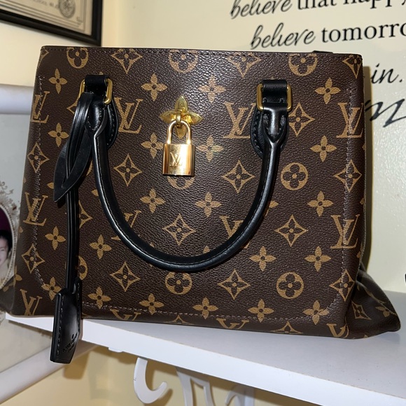 Louis Vuitton Monogram Flower Tote Bag - Picture 17 of 17